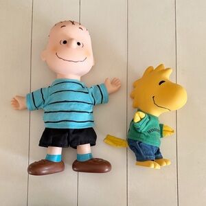 VINTAGE Peanuts and Charlie Brown Vinyl Figurine doll LINUS Van Pelt Doll 1950s